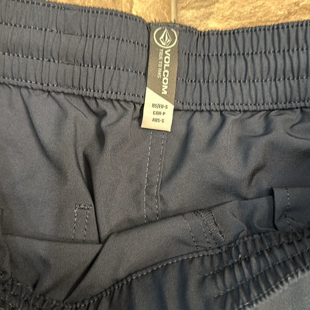 Volcom Swim Type Shorts Size Small - image 2